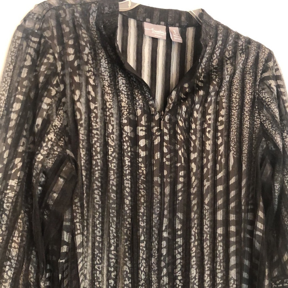 CHICOS TRAVELERS Sz 3 16-18 ZIP UP Lightweight Jacket Pit to Pit 24 1/2" Preworn - Picture 15 of 16